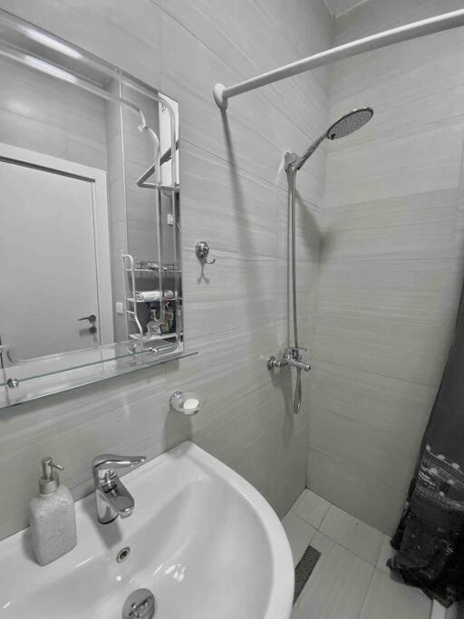 2+1 Apartment - Tirana City Center ภายนอก รูปภาพ